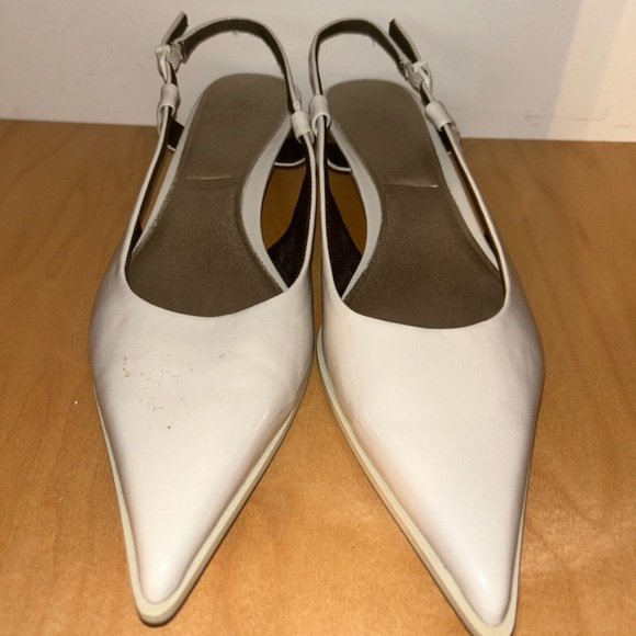 White kitten heel pointed toe shoe - Picture 3 of 5